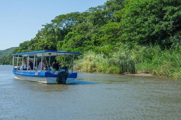 Book a Costa Rica adventure tour to Bebedero River - Guanacaste Viajes