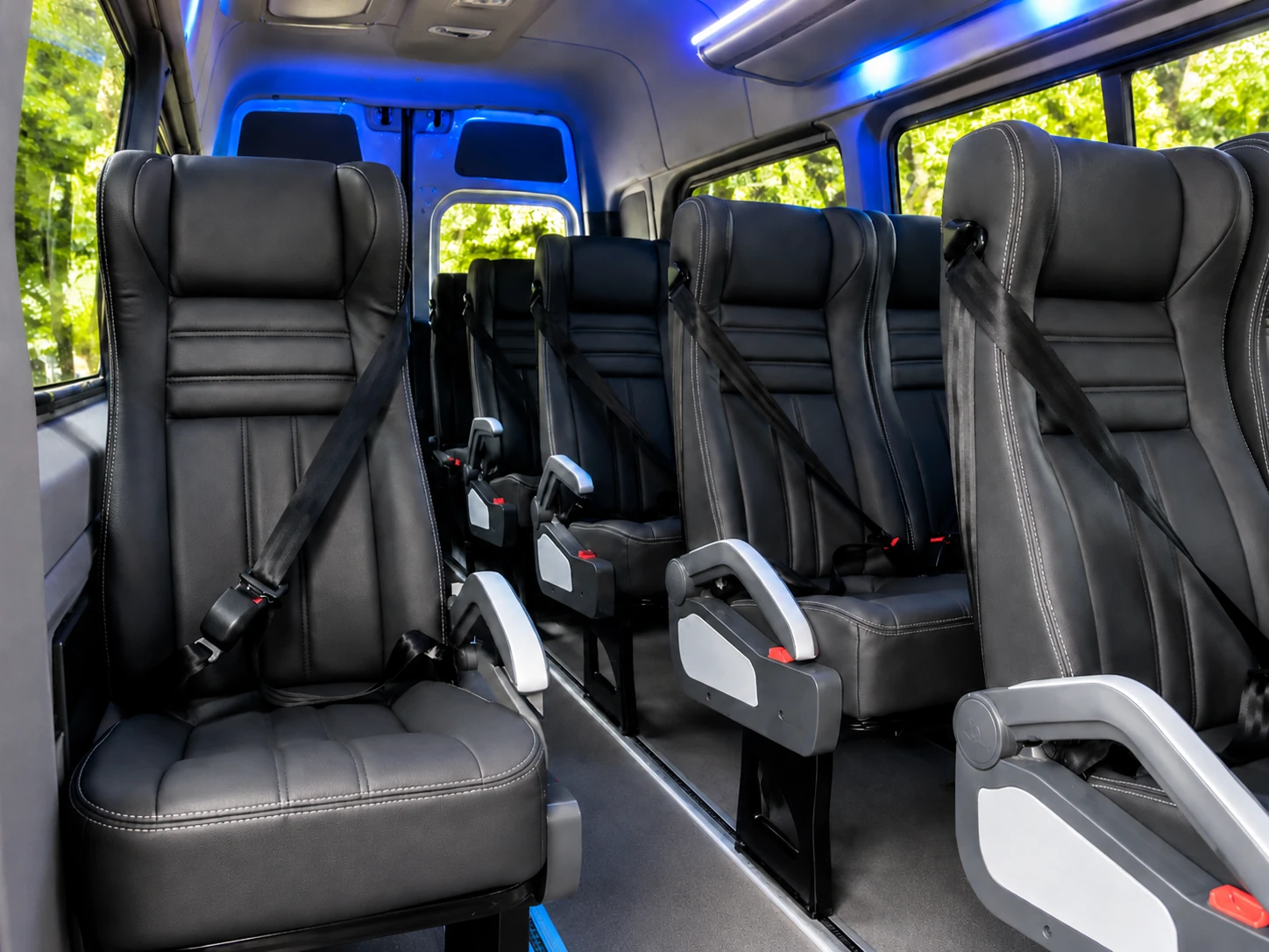 Mercedes-Benz Sprinter for private group transportation in Costa Rica